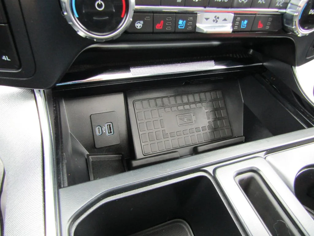 Used 2022 Agate Black Metallic Ford Platinum image 39