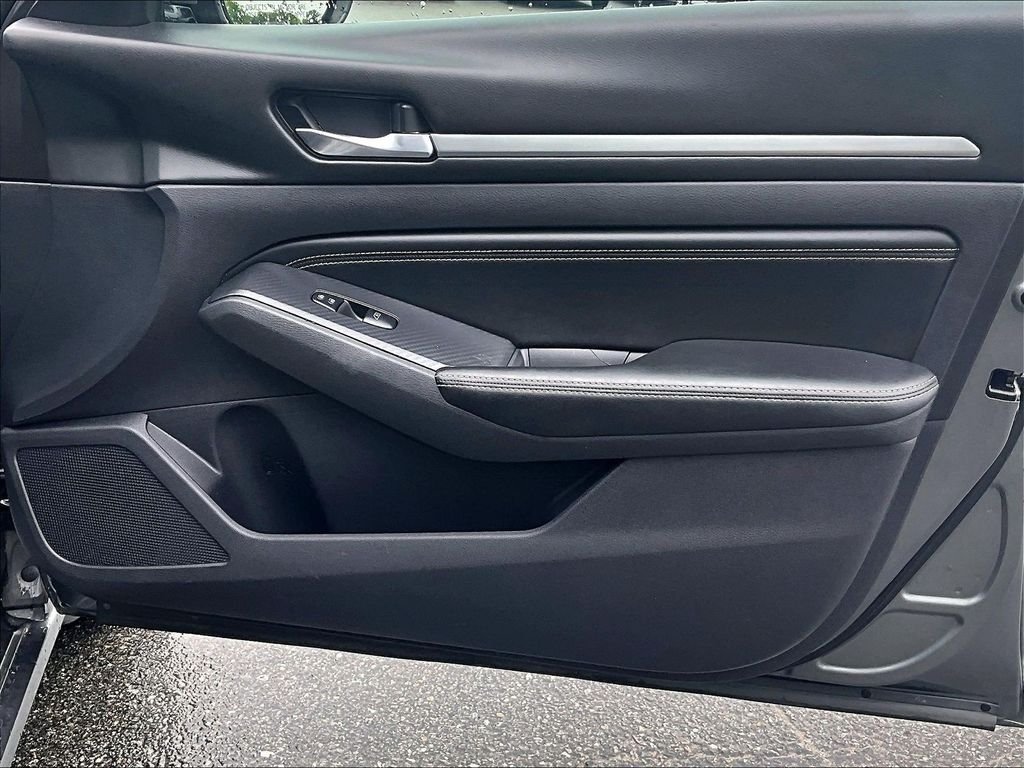 Used 2019 Gray Nissan 2.5 SV image 12