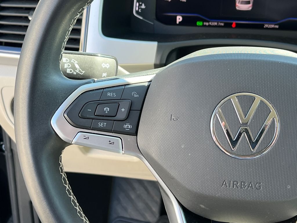 2022 Volkswagen Atlas SE w/Tech - Photo 12