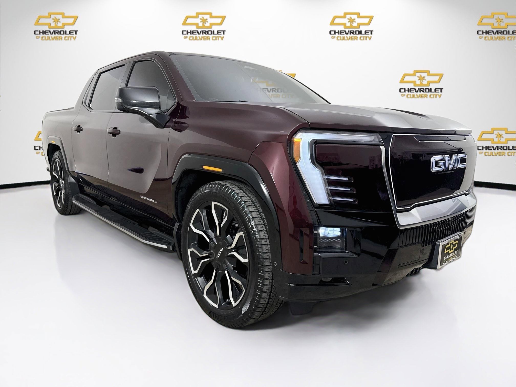 2025 GMC Sierra Denali Extended Range Crew Cab e4WD's photo