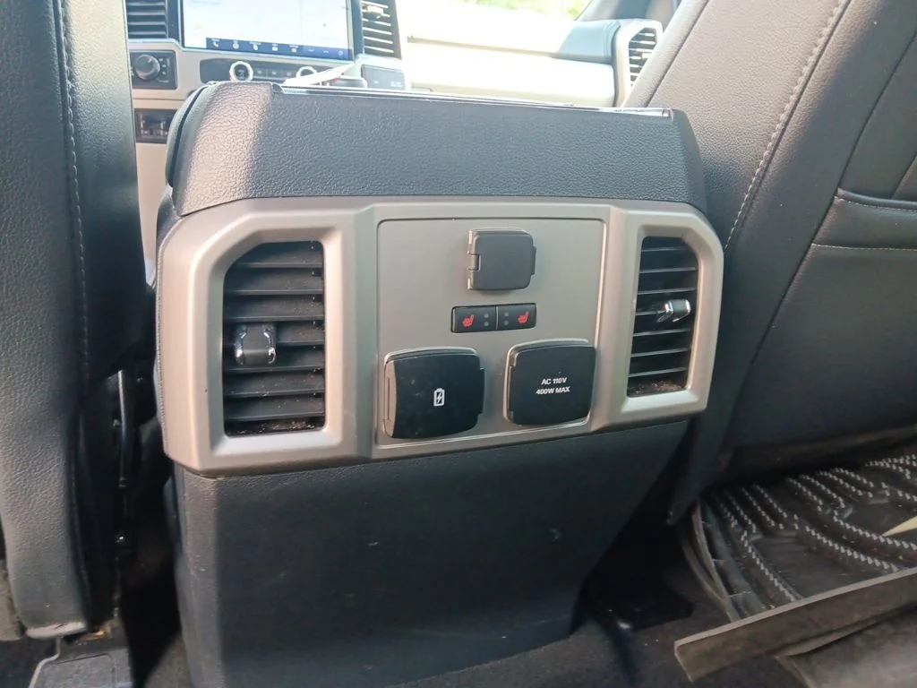 Used 2022 Star White Metallic Tri-Coat Ford Lariat image 30