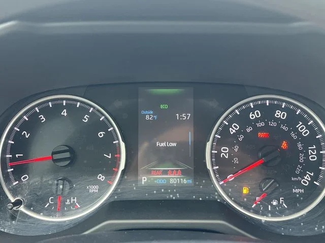 Used 2022  Toyota XLE image 25