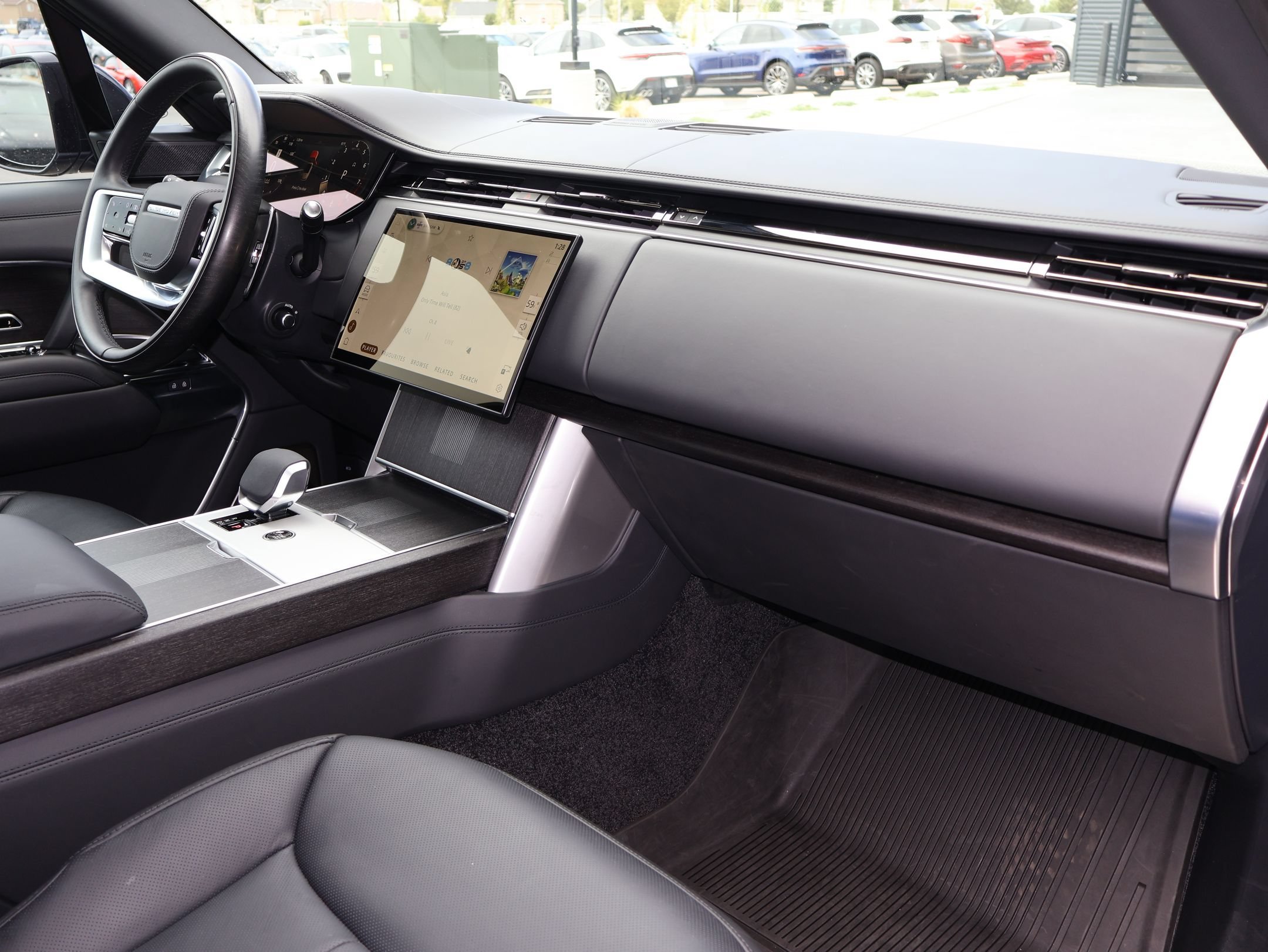 Used 2025 Eiger Gray Metallic Land Rover Autobiography image 32