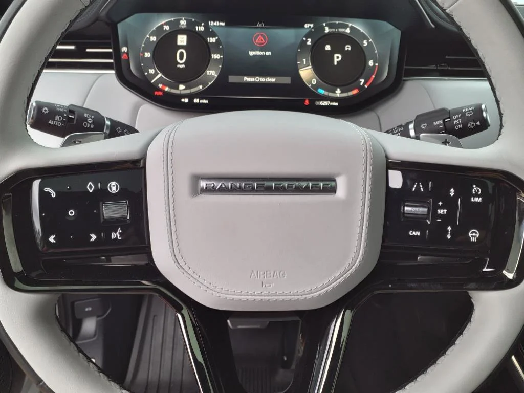 Used 2024 White Land Rover Dynamic SE image 11