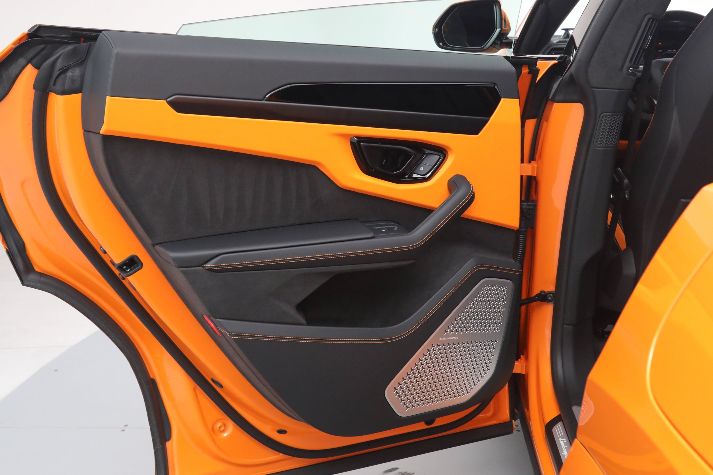 Used 2026 Orange Lamborghini SE image 33
