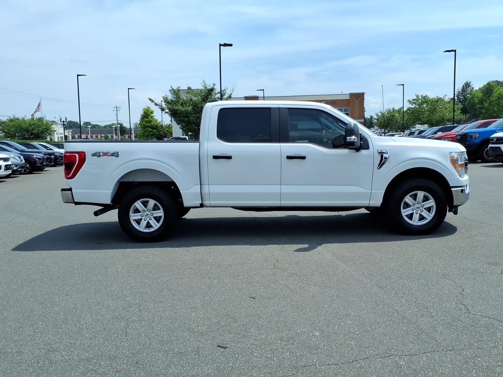 Used 2022 Oxford White Ford XLT image 9