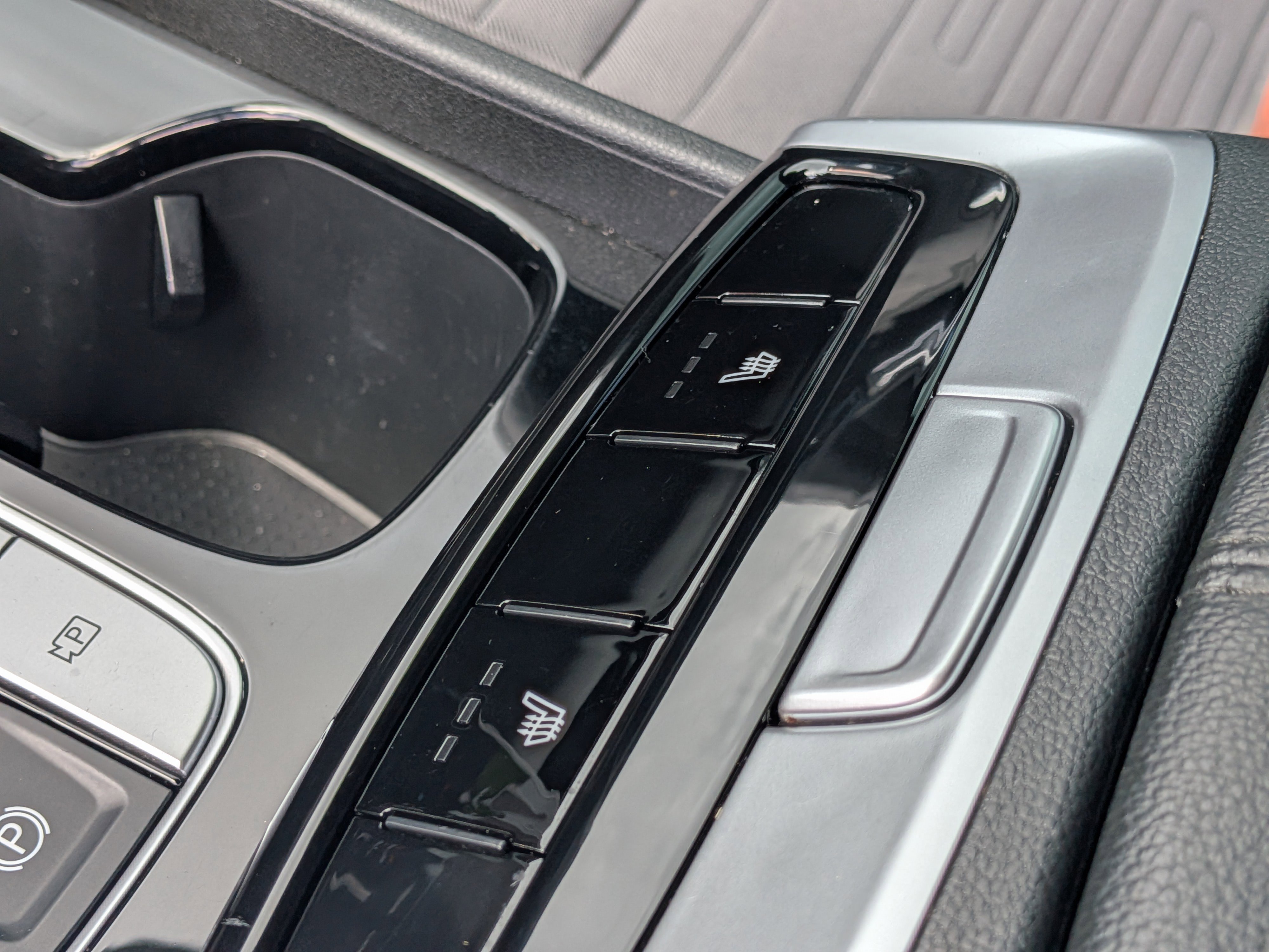 Certified Used 2024 Hampton Gray Hyundai SEL image 30