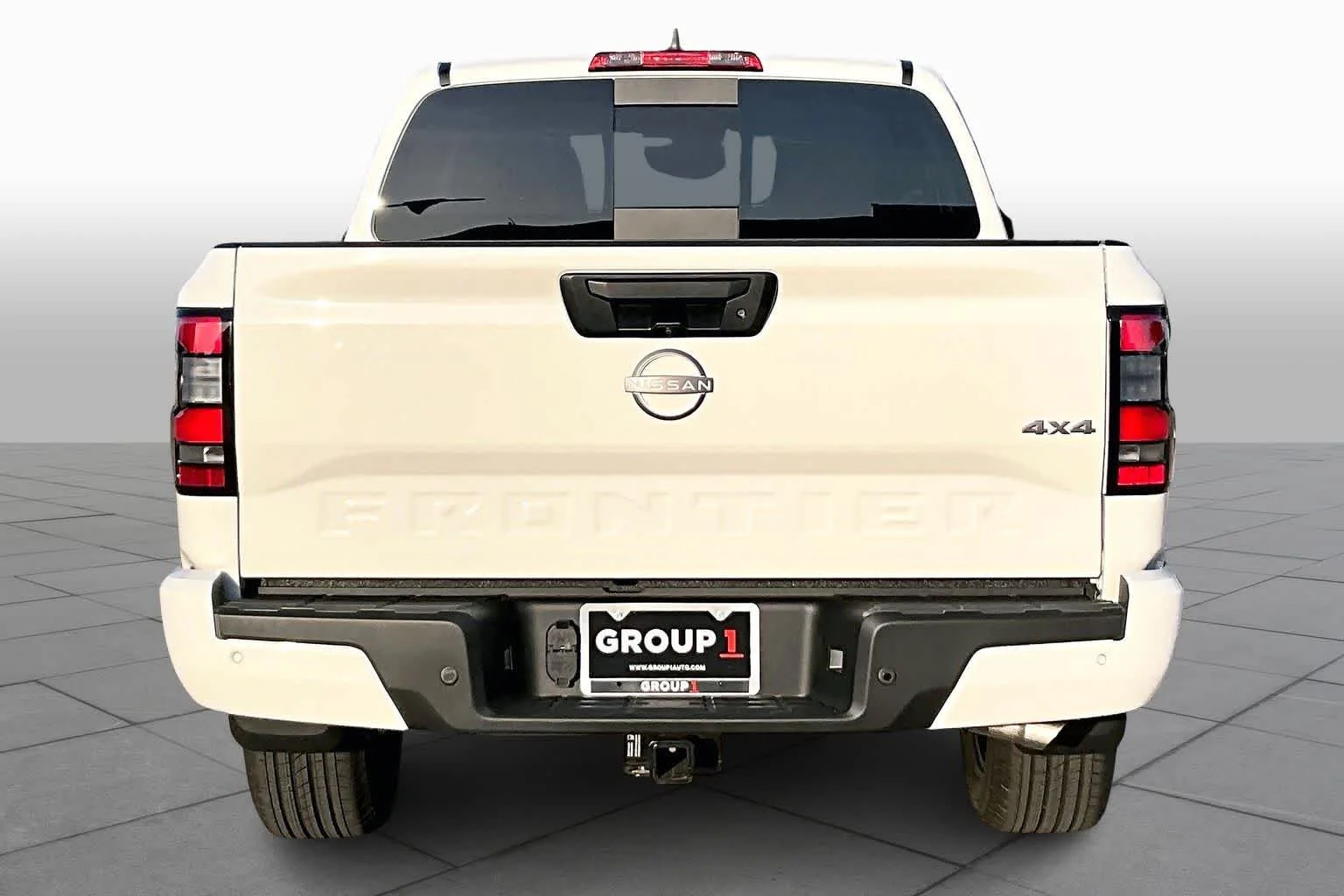 New 2026 Glacier White Nissan SV image 4
