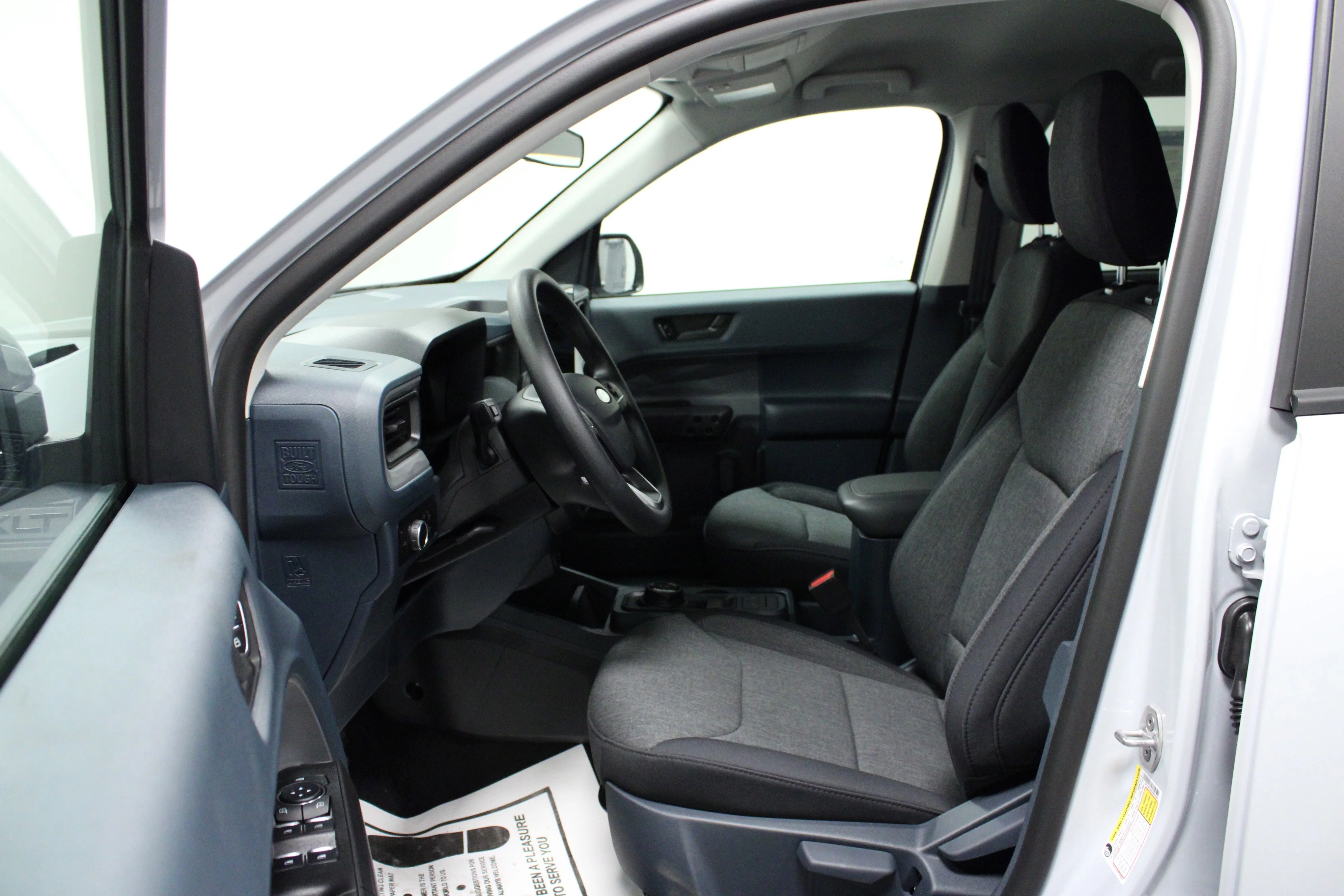 New 2025 Space White Metallic Ford XLT image 12