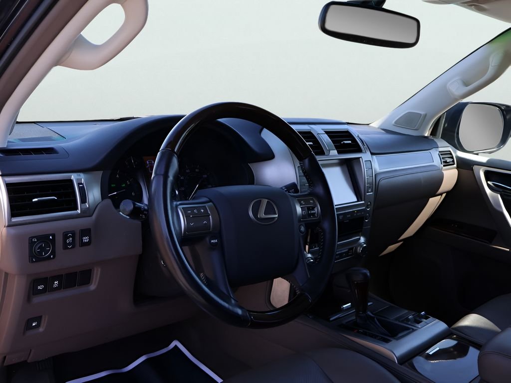 Used 2019 Nightfall Mica Lexus 460 image 17