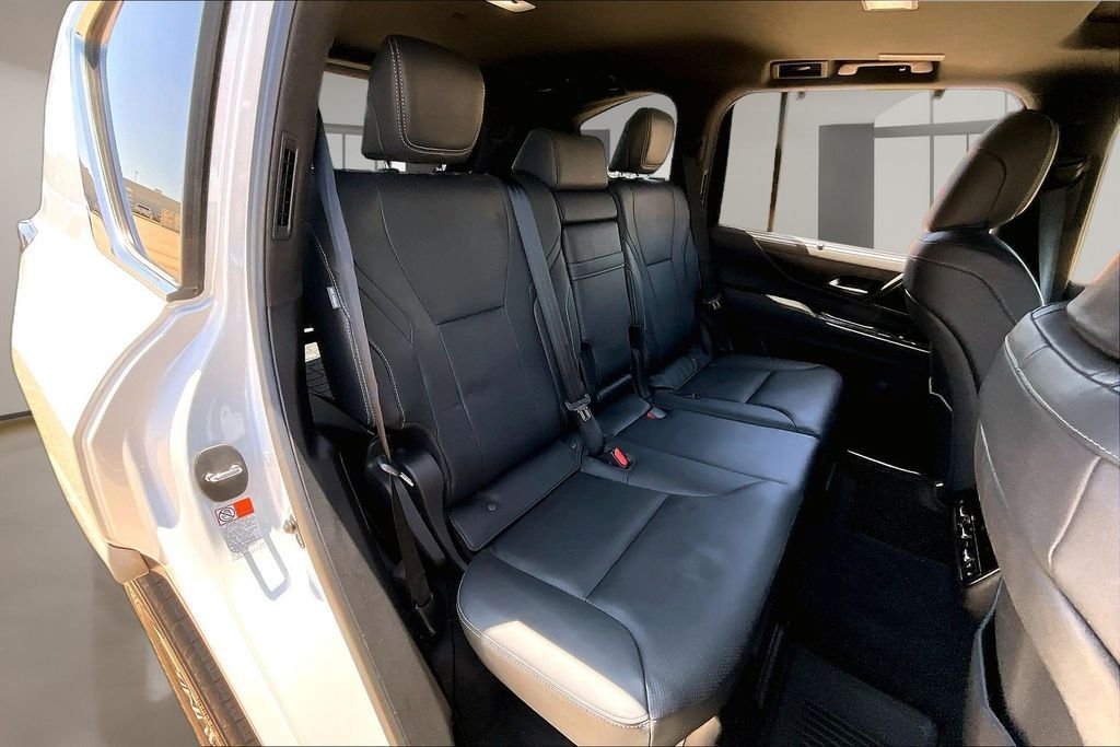 Used 2024 White Lexus 600 Luxury image 27