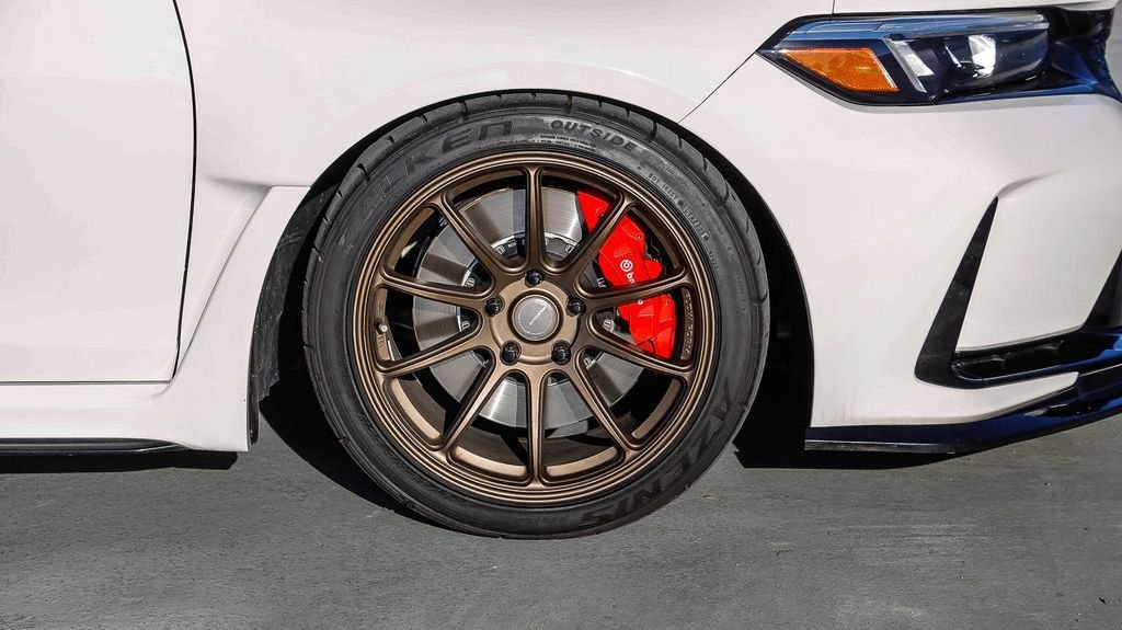Used 2025 Championship White Honda  image 11