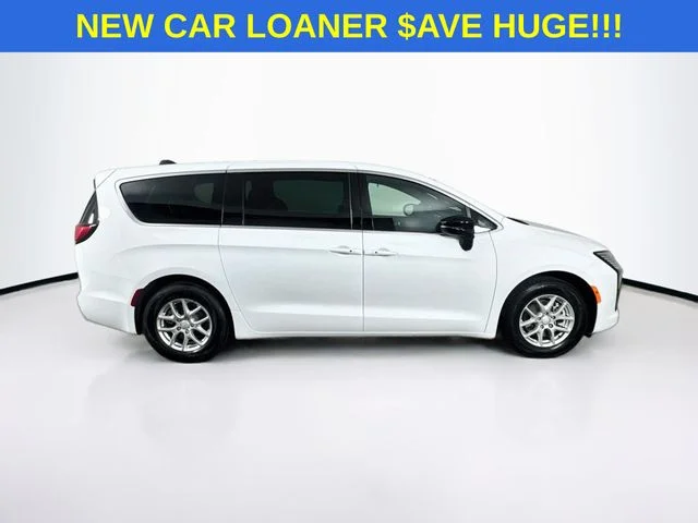 New 2027 Bright White Clear-Coat Exterior Paint Chrysler  image 8