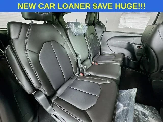 2026 Chrysler Pacifica Select - Photo 28