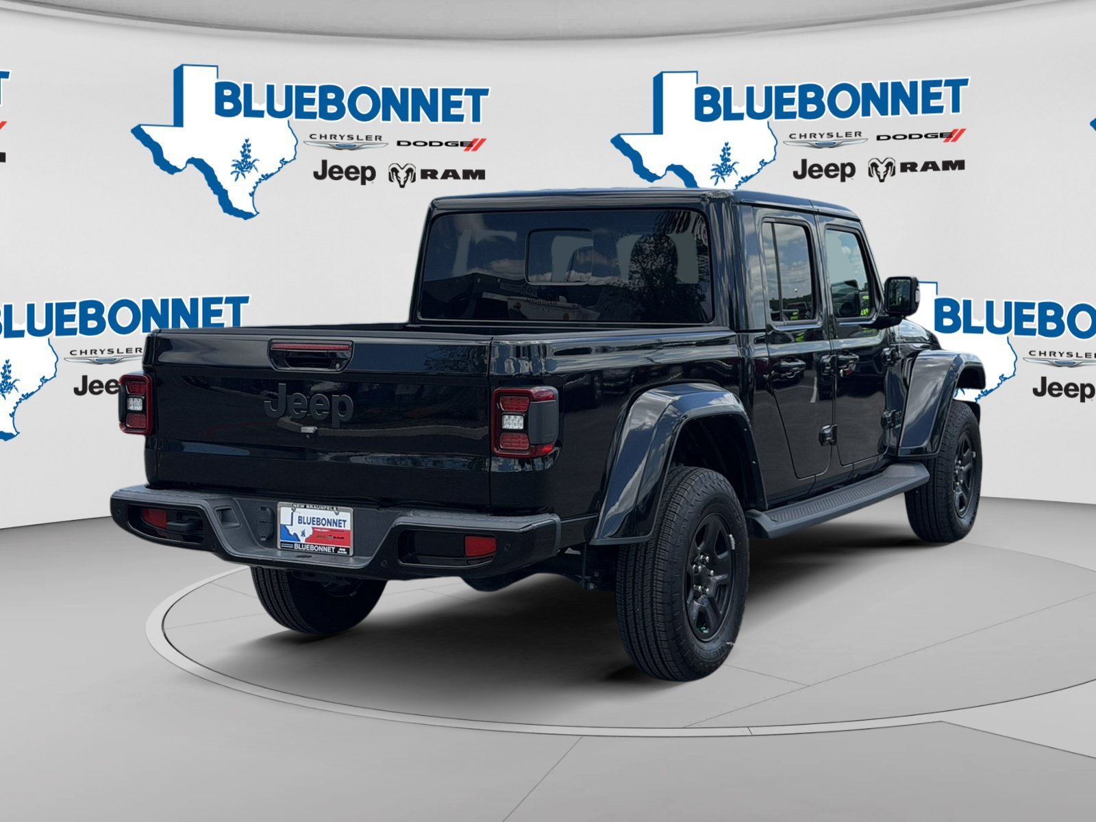 Used 2023 Black Clearcoat Jeep High Altitude image 5