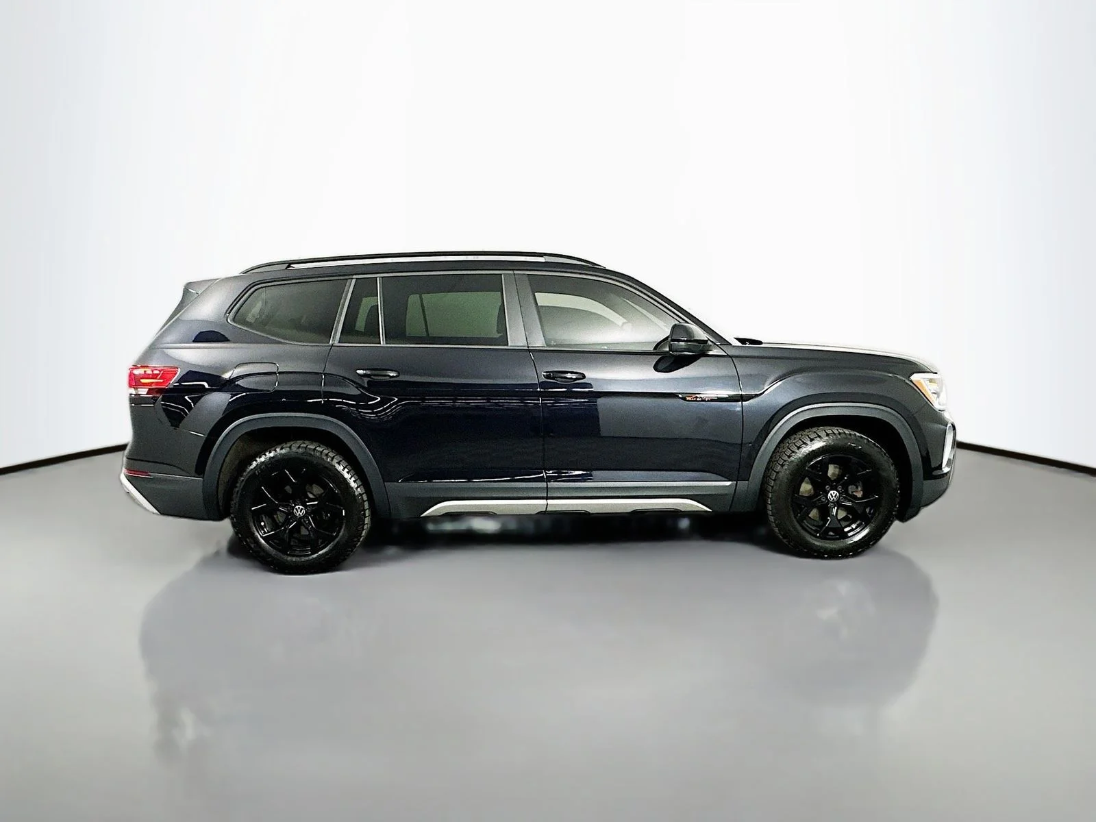 Used 2024 Deep Black Pearl Volkswagen 2.0T Peak Edition SE w/Technology image 9