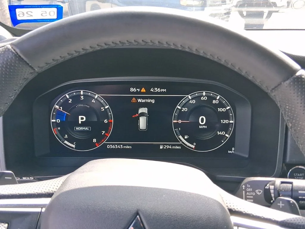 Used 2024  Mitsubishi SE image 8