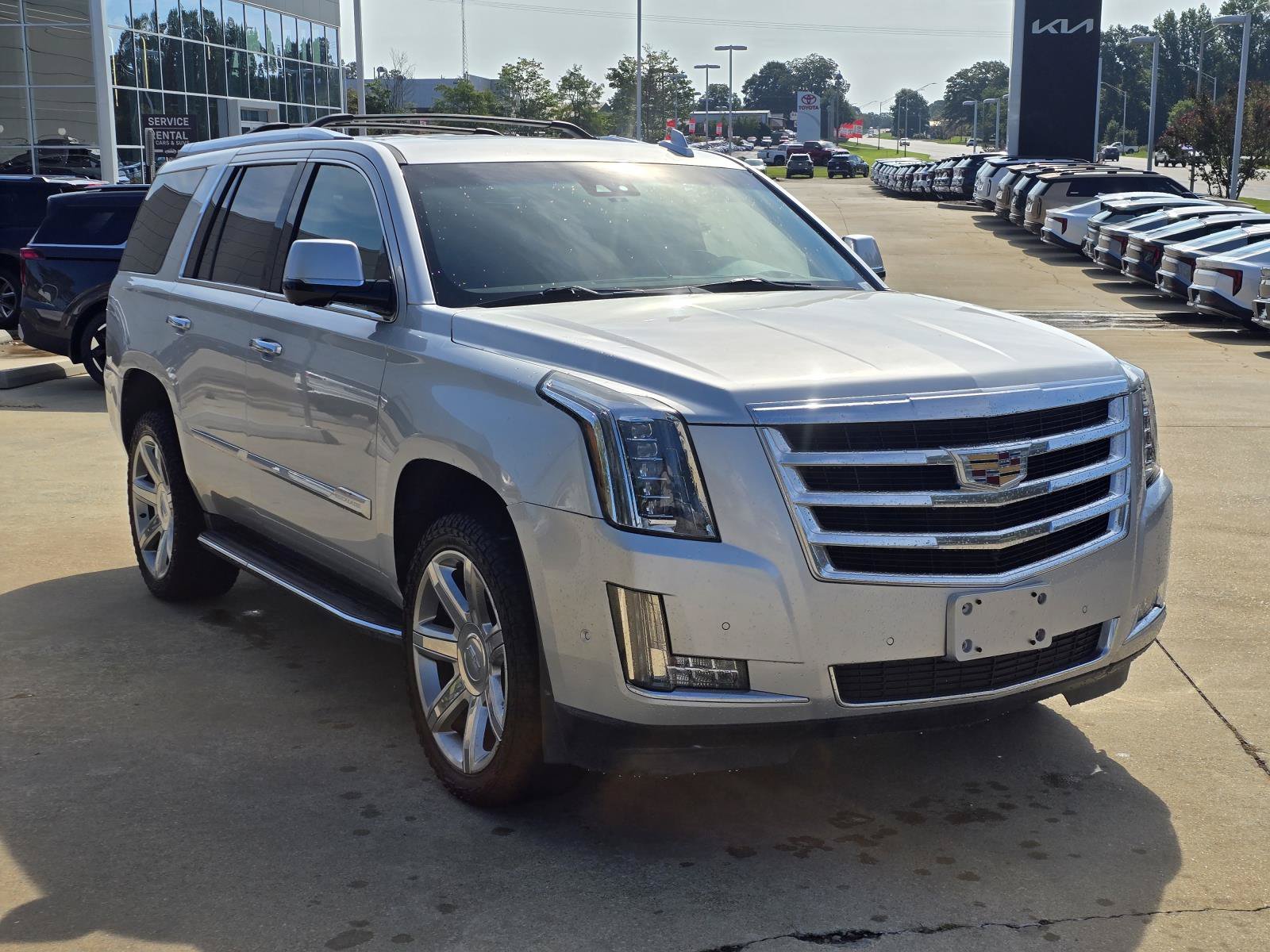2020 Cadillac Escalade Luxury - Photo 3