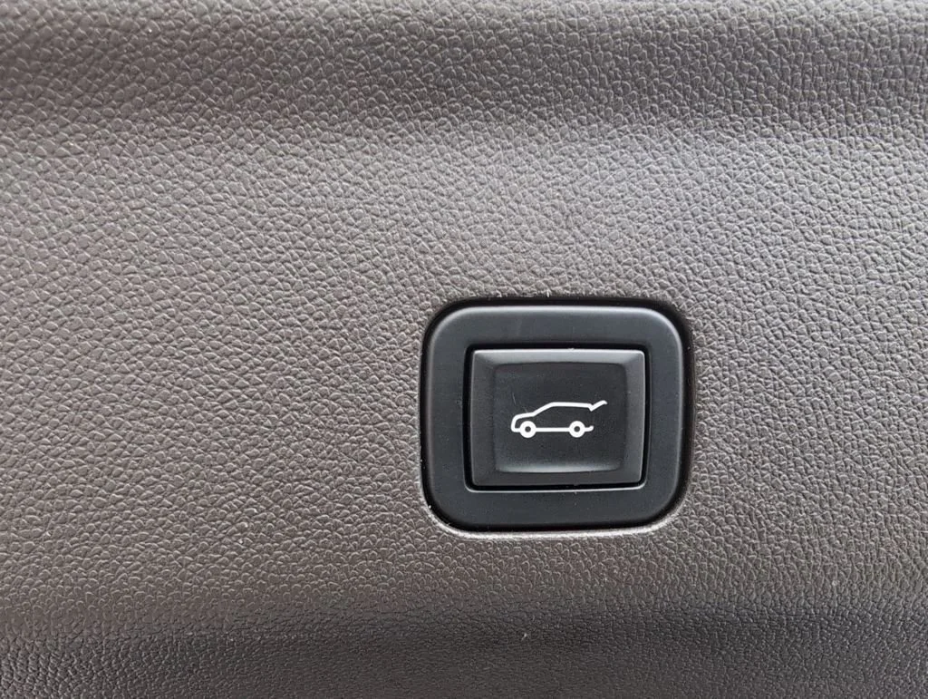 2021 GMC Yukon Denali - Photo 12