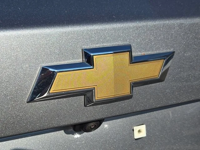 Used 2025 Sterling Gray Metallic Chevrolet 2LT image 17