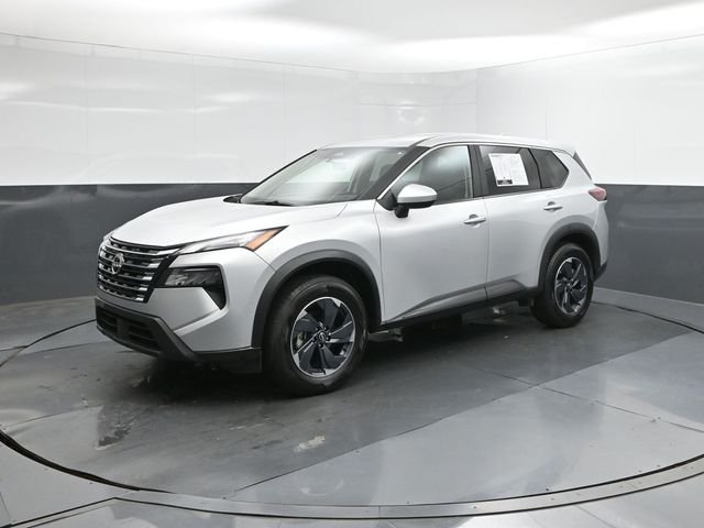 Used 2025 Silver Nissan SV image 34
