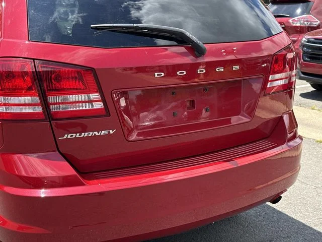 Used 2018 Red Dodge SE image 10