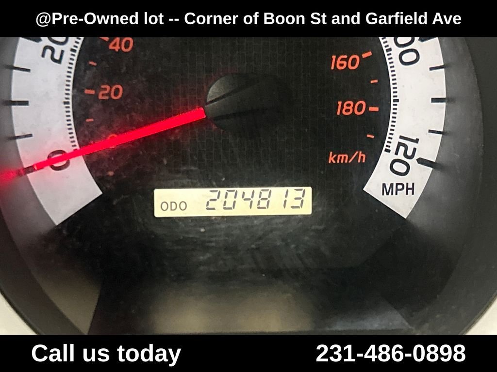 Used 2015 Red Toyota Base image 26