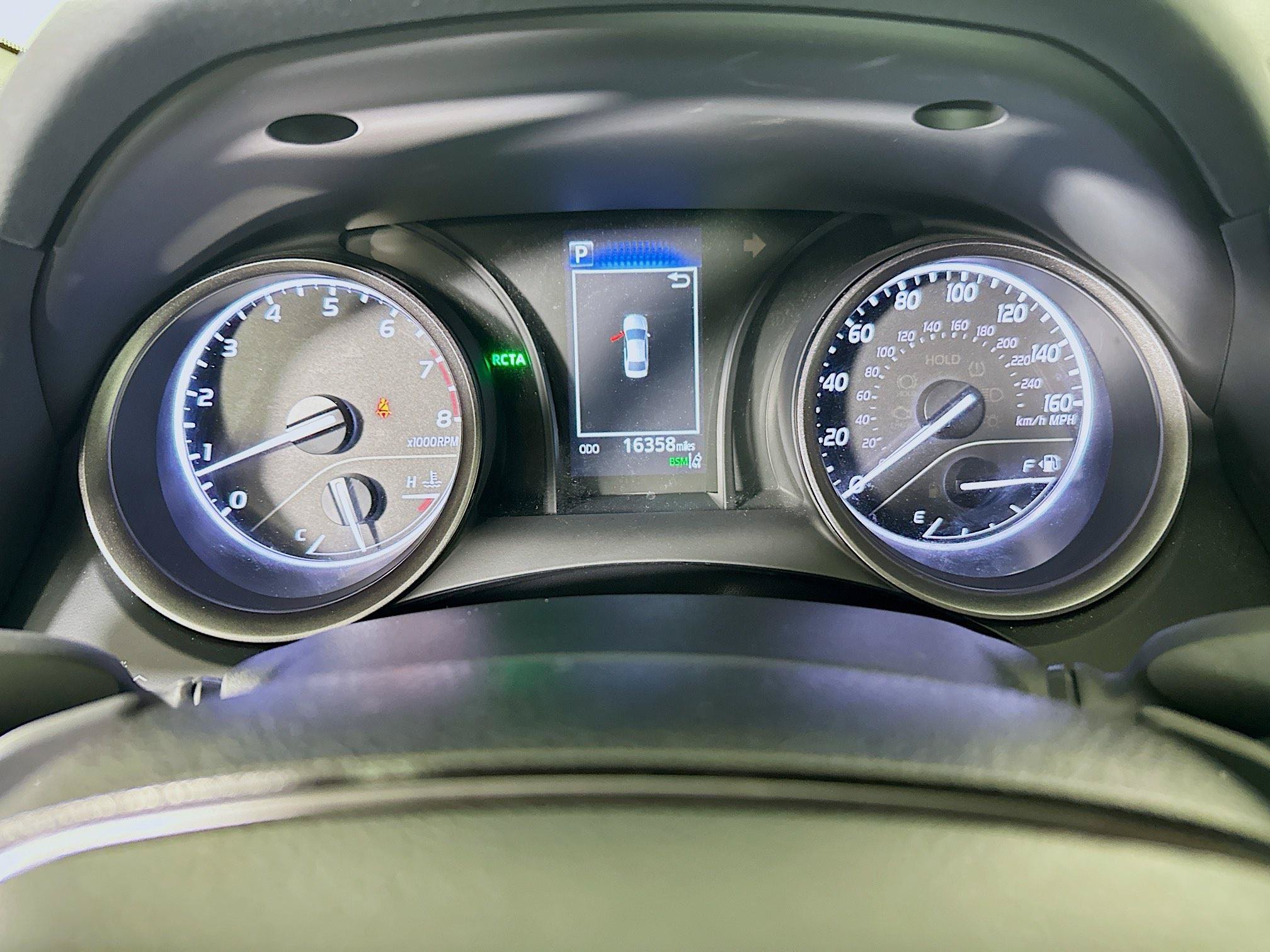 Used 2024 Ice Toyota SE image 19