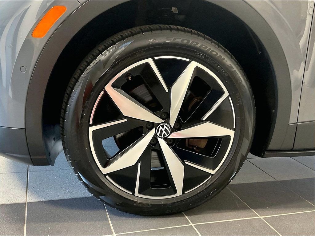 Used 2023 Gray Volkswagen Pro S image 7
