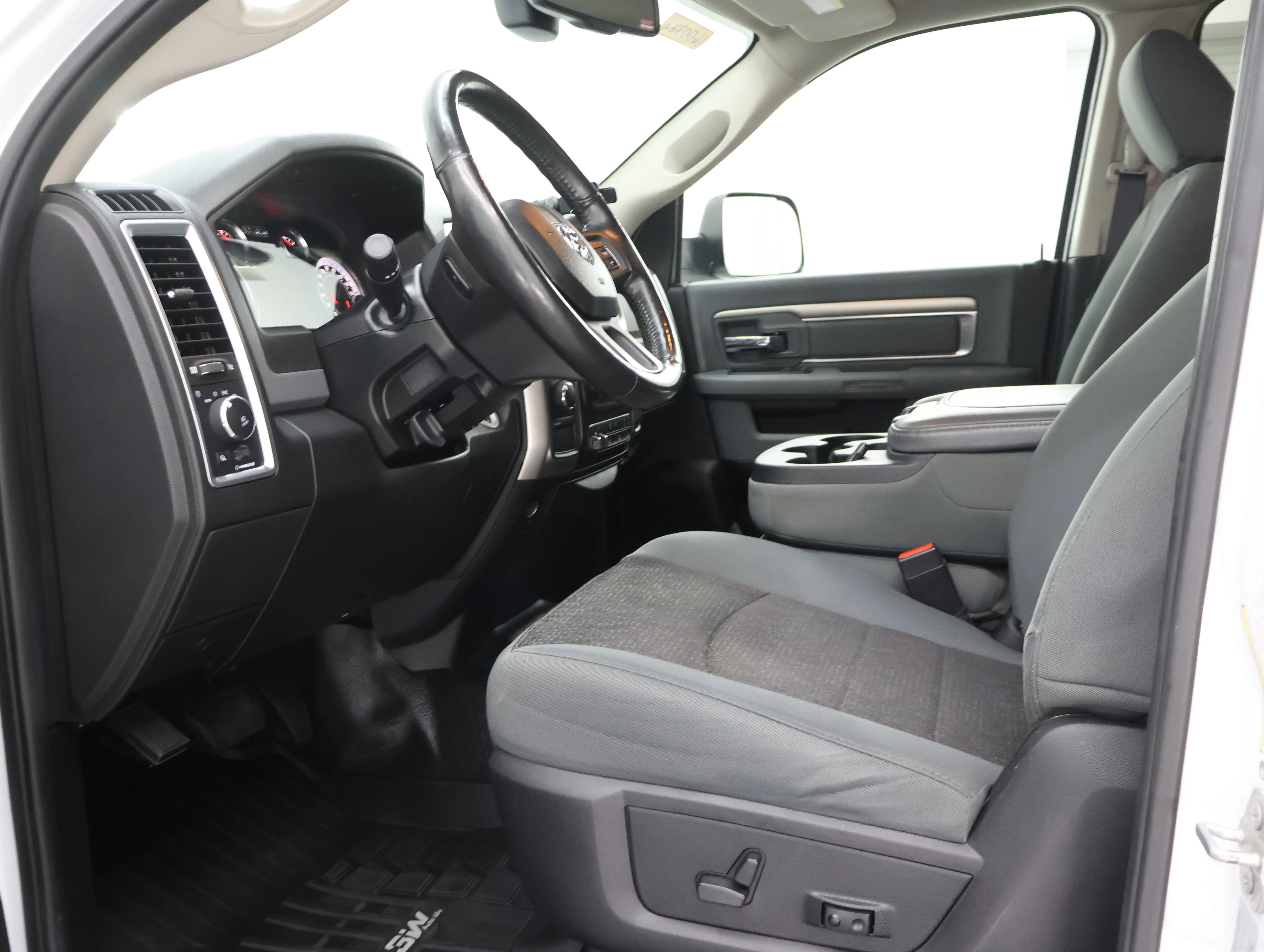 Used 2018 Bright White Clearcoat Ram Big Horn image 8