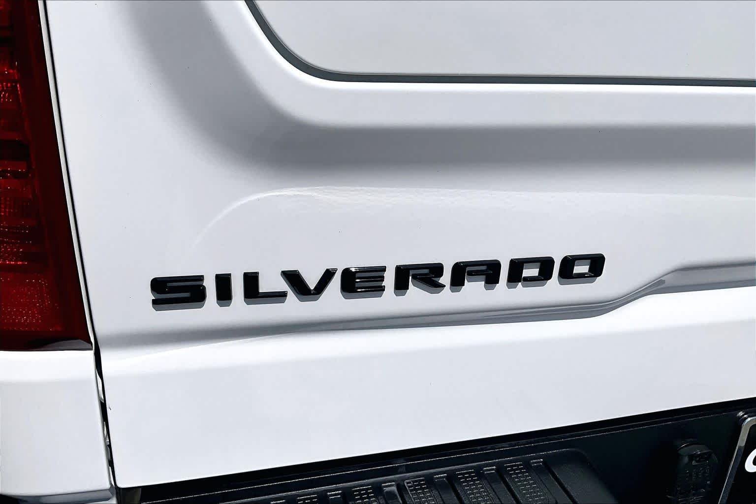 Used 2024 Summit White Chevrolet Custom image 31