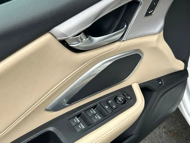 Used 2021  Acura Base image 20