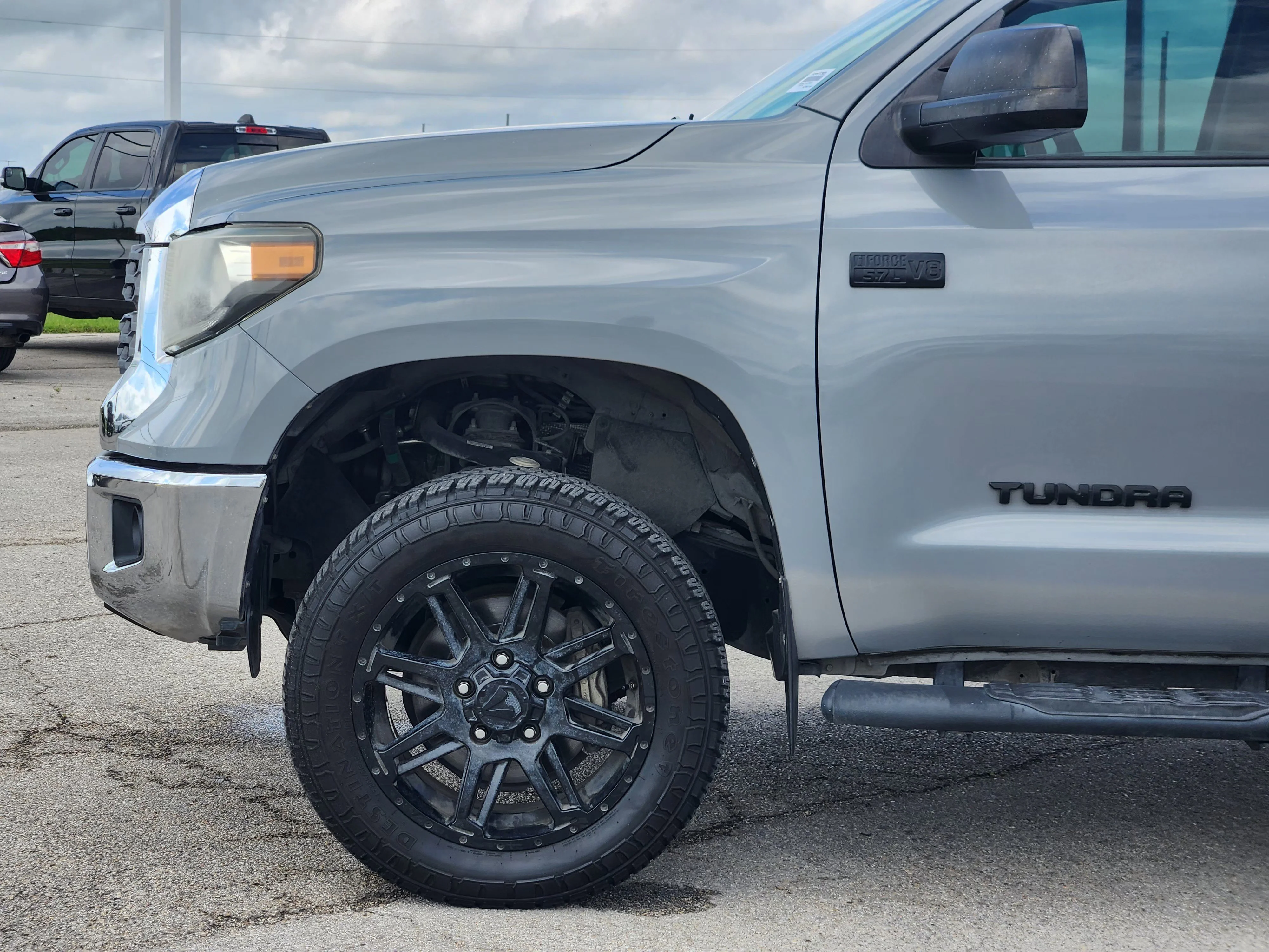 Used 2019  Toyota SR5 image 9