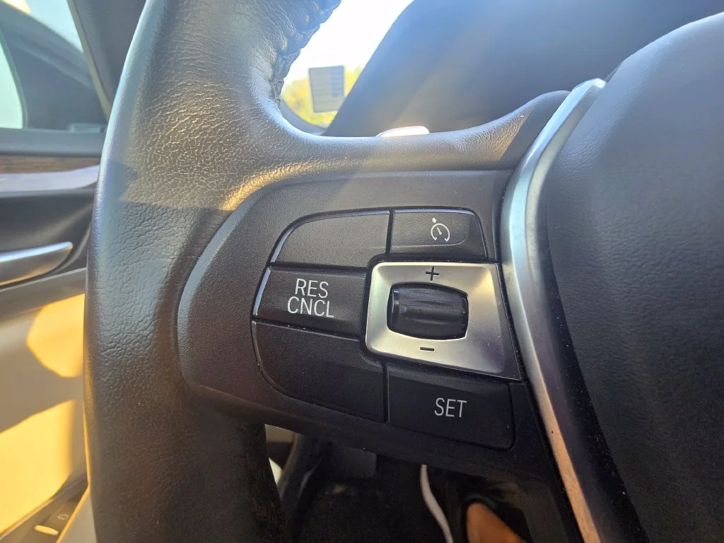 Used 2019 White BMW sDrive30i image 26
