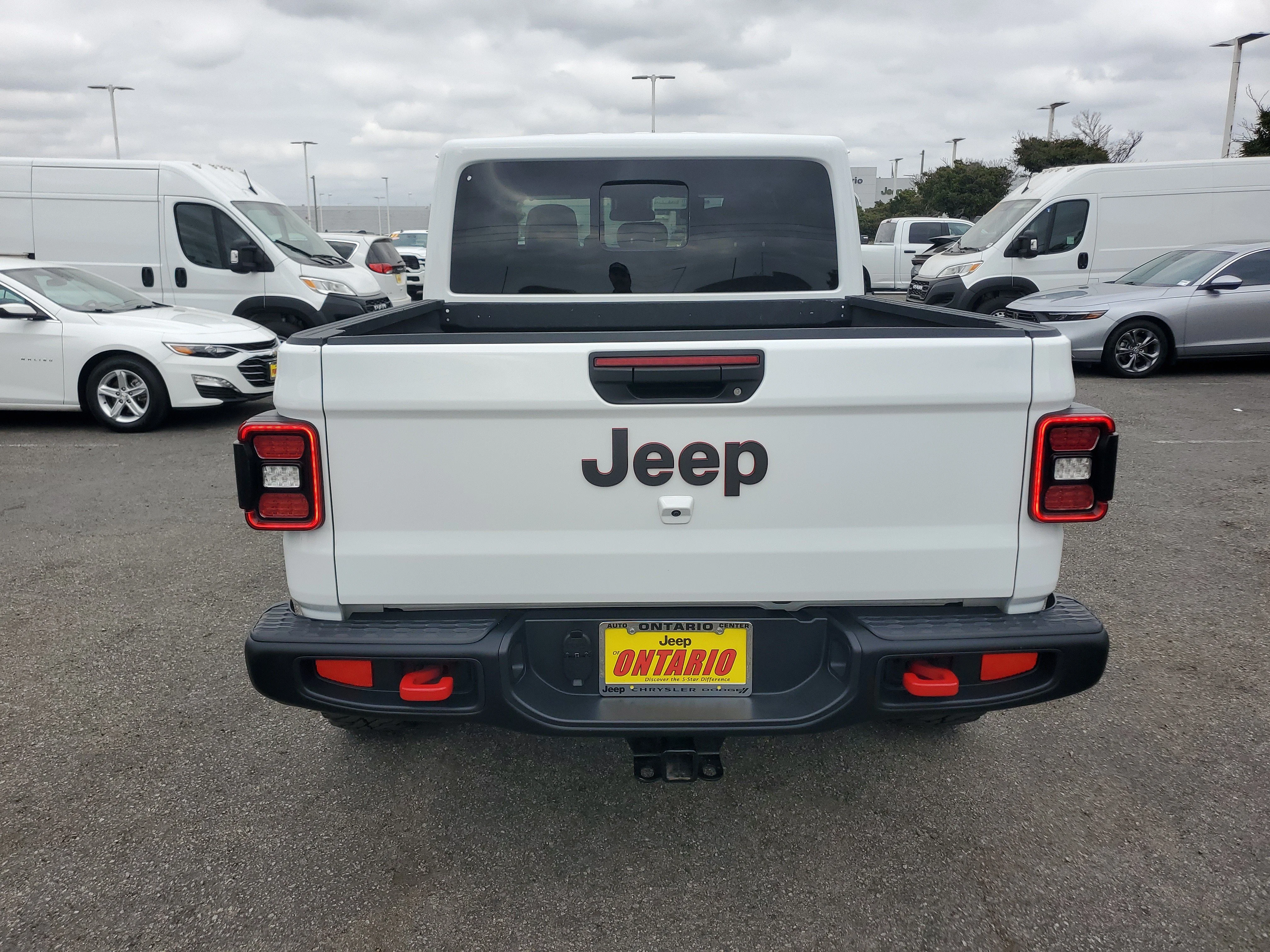 Used 2025 White Jeep Rubicon image 4