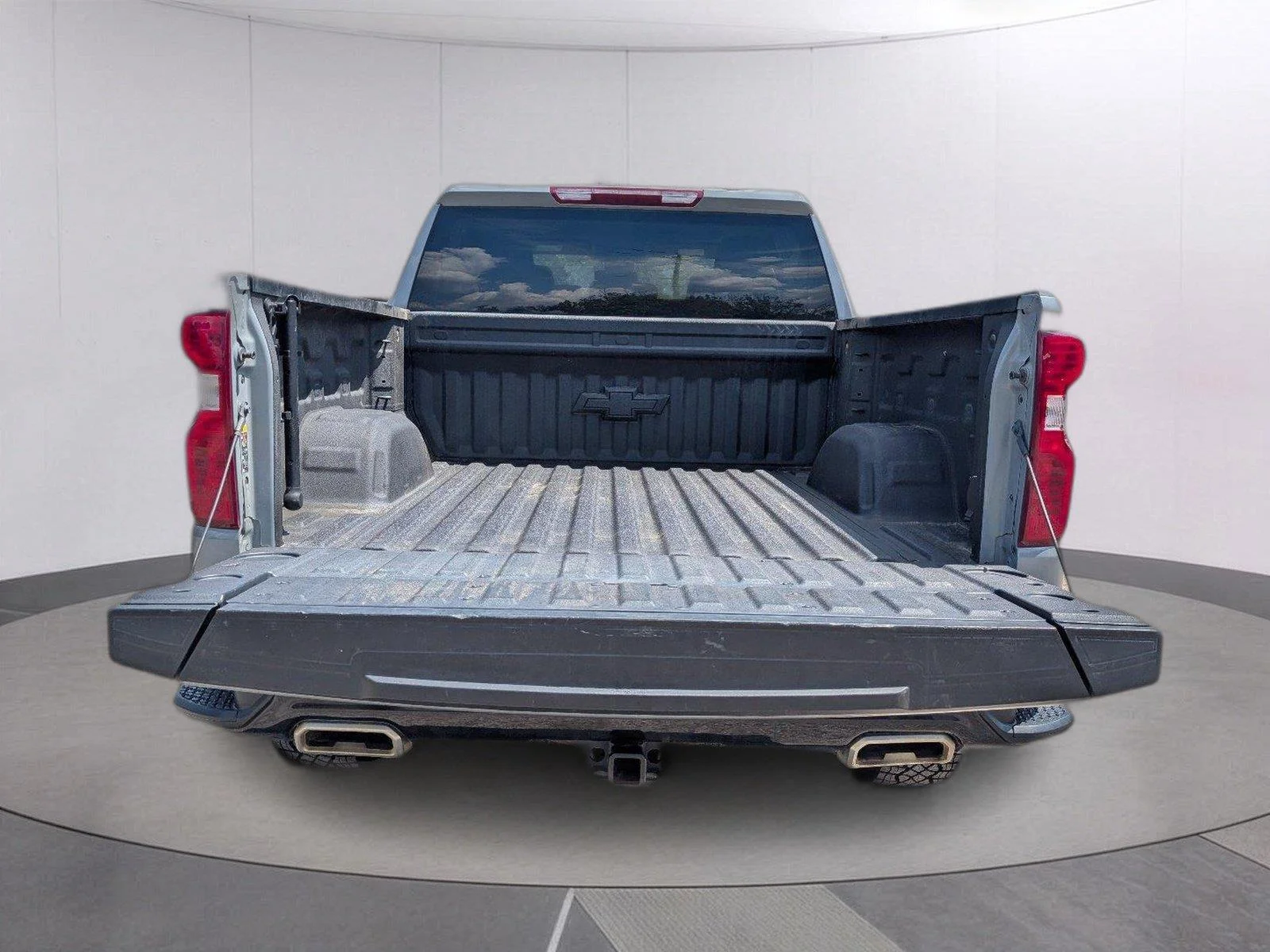Used 2025 Slate Gray Metallic Chevrolet Custom Trail Boss image 5