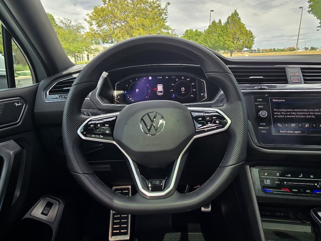 Used 2022 Oryx White Pearl Volkswagen SEL R-Line image 28