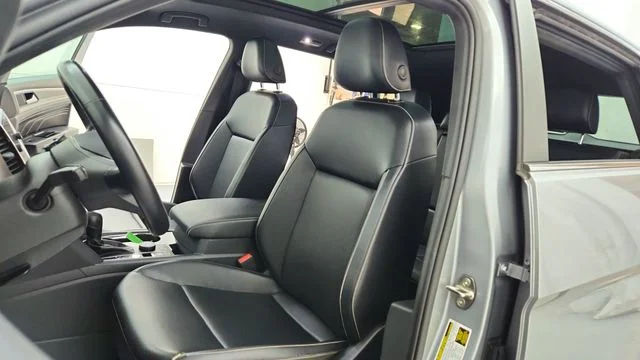 Used 2020 Silver Volkswagen 2.0T SEL image 19
