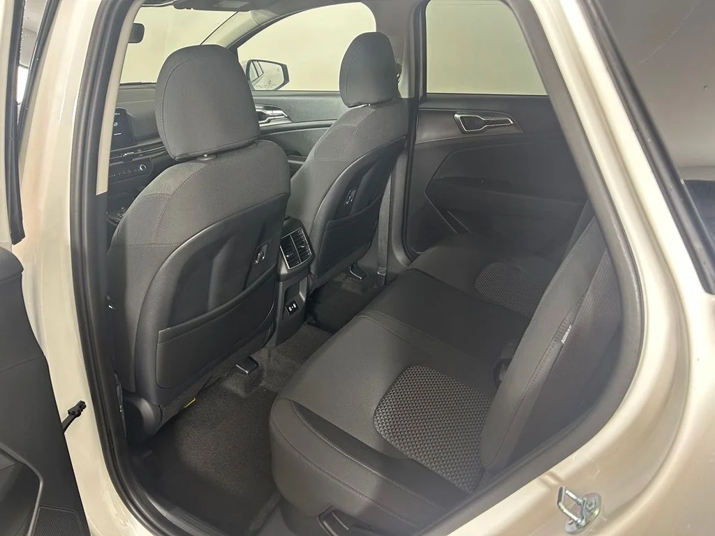 New 2027 Snow White Pearl Kia S image 11