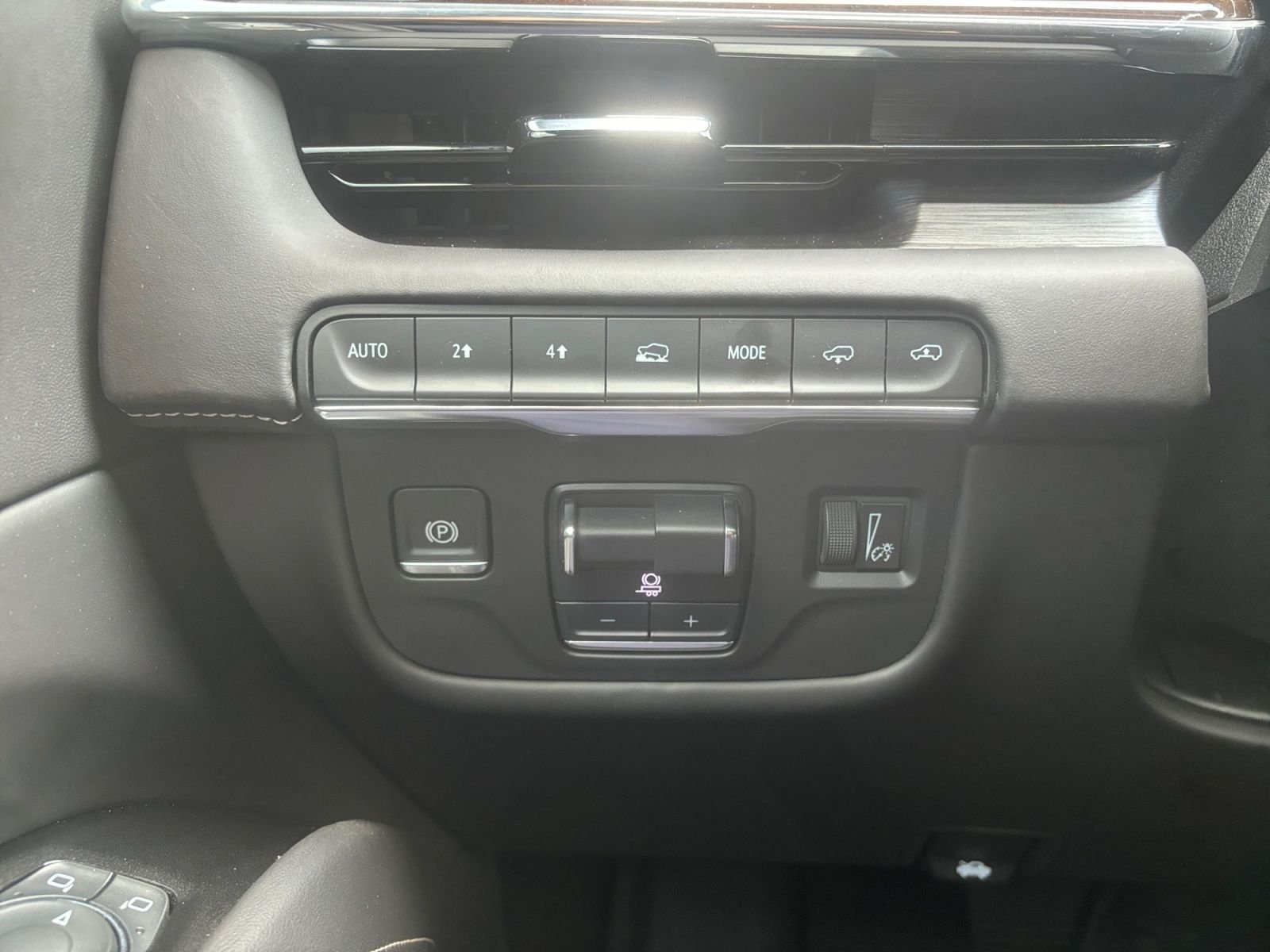 Used 2024 Gray Cadillac Sport Platinum image 21