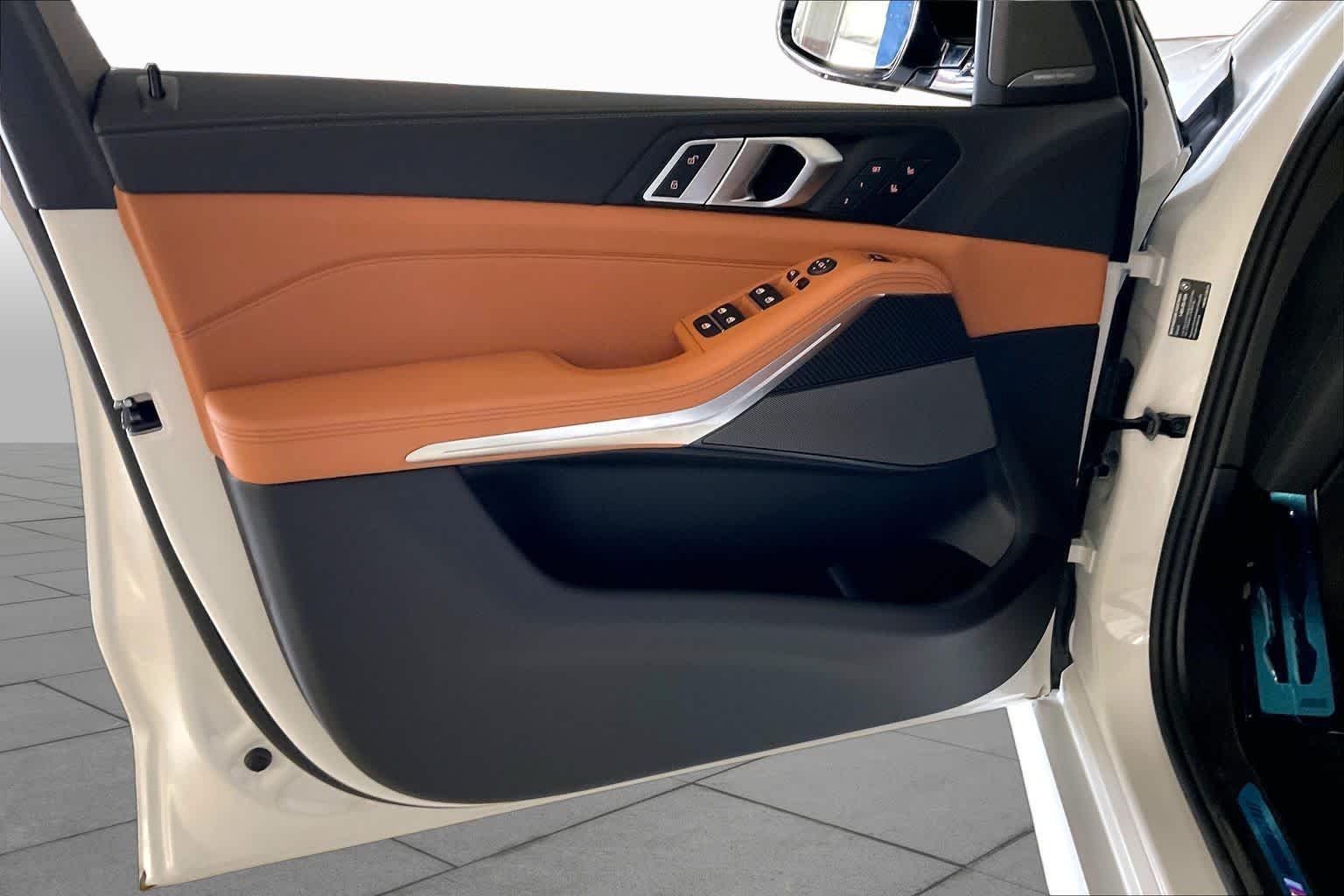 New 2026 Mineral White Metallic BMW M60i image 10