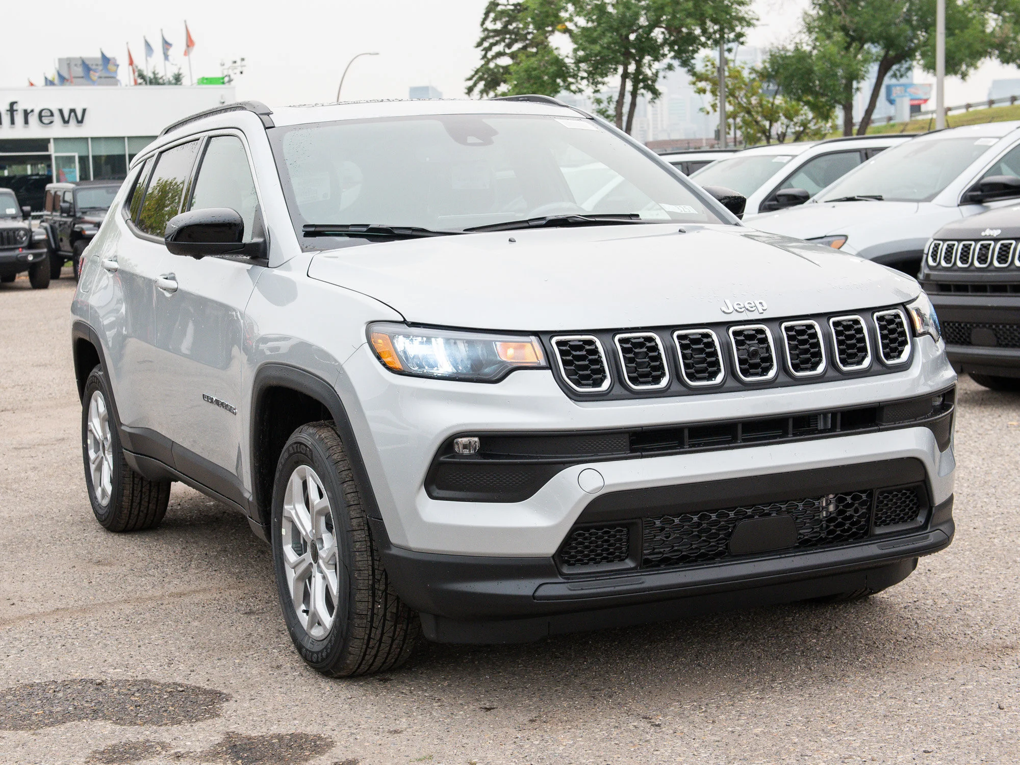 New 2025 Silver Jeep North* 4x4, Panoramic Sunroof, Heated Seats/Wheel, Wireless Charging Pad image 6