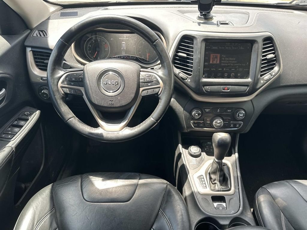 Used 2016 Green Jeep Limited image 19