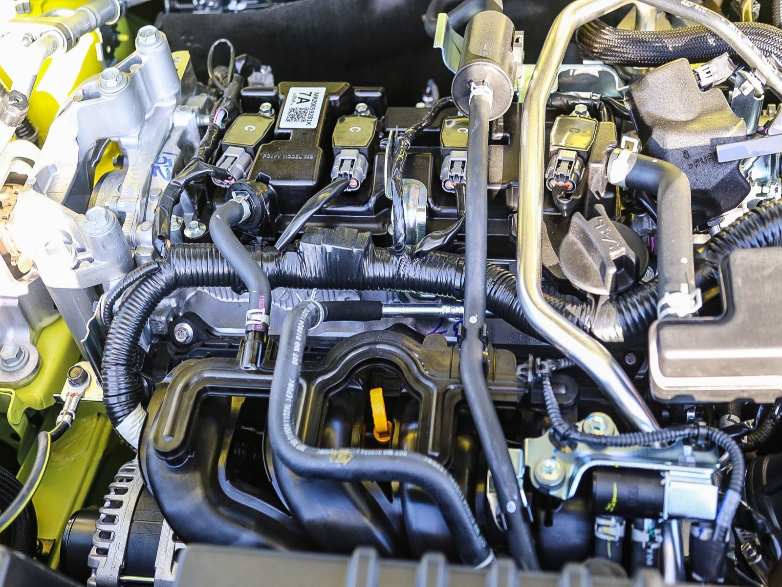 New 2026 Yuzu Yellow Metallic/Super Black Nissan SR image 8