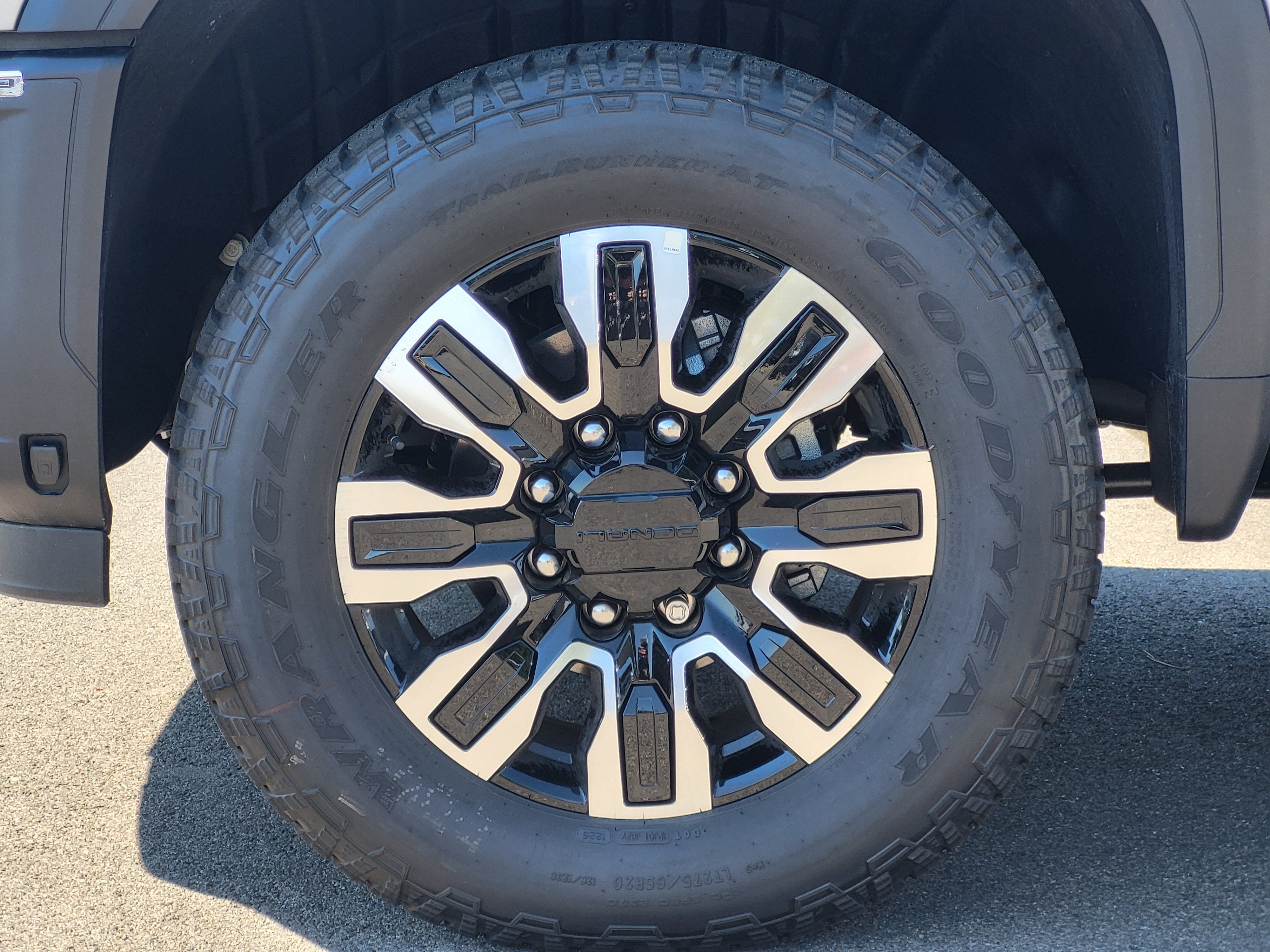 2026 GMC Sierra 2500HD Denali Ultimate - Photo 10