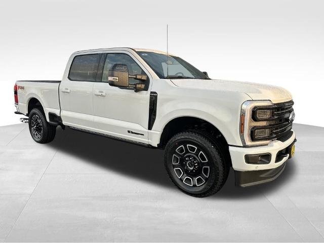 New 2026 Star White Metallic Tri-Coat Ford F-250® Platinum® image 40