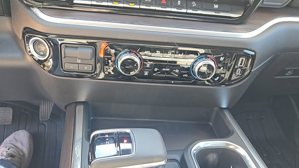 2026 GMC Sierra 1500 SLT - Photo 17