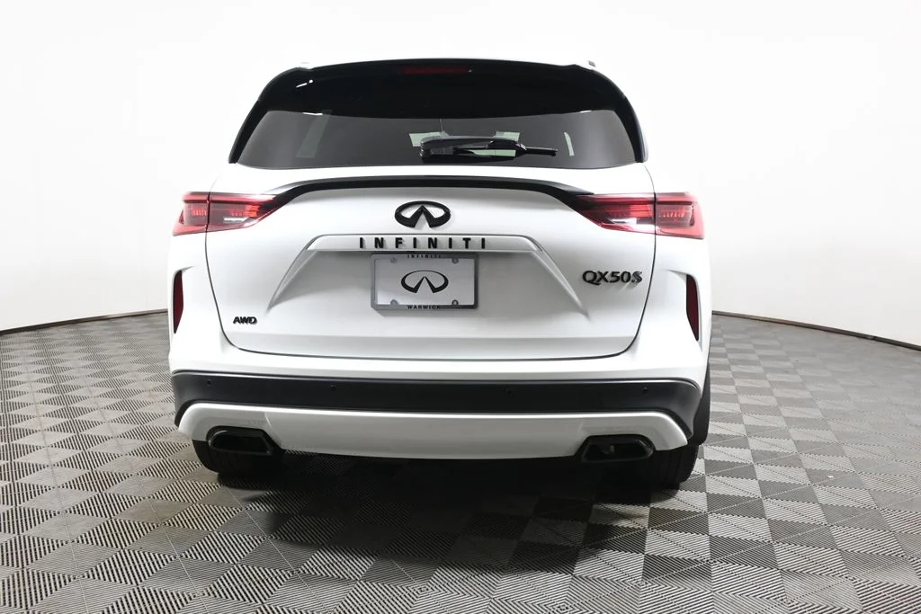 Certified Used 2023 White INFINITI SPORT image 6