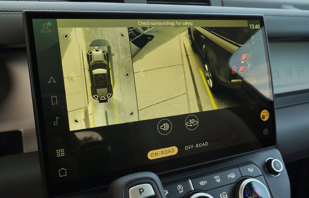 New 2026 Carpathian Grey Land Rover X-Dynamic SE image 25