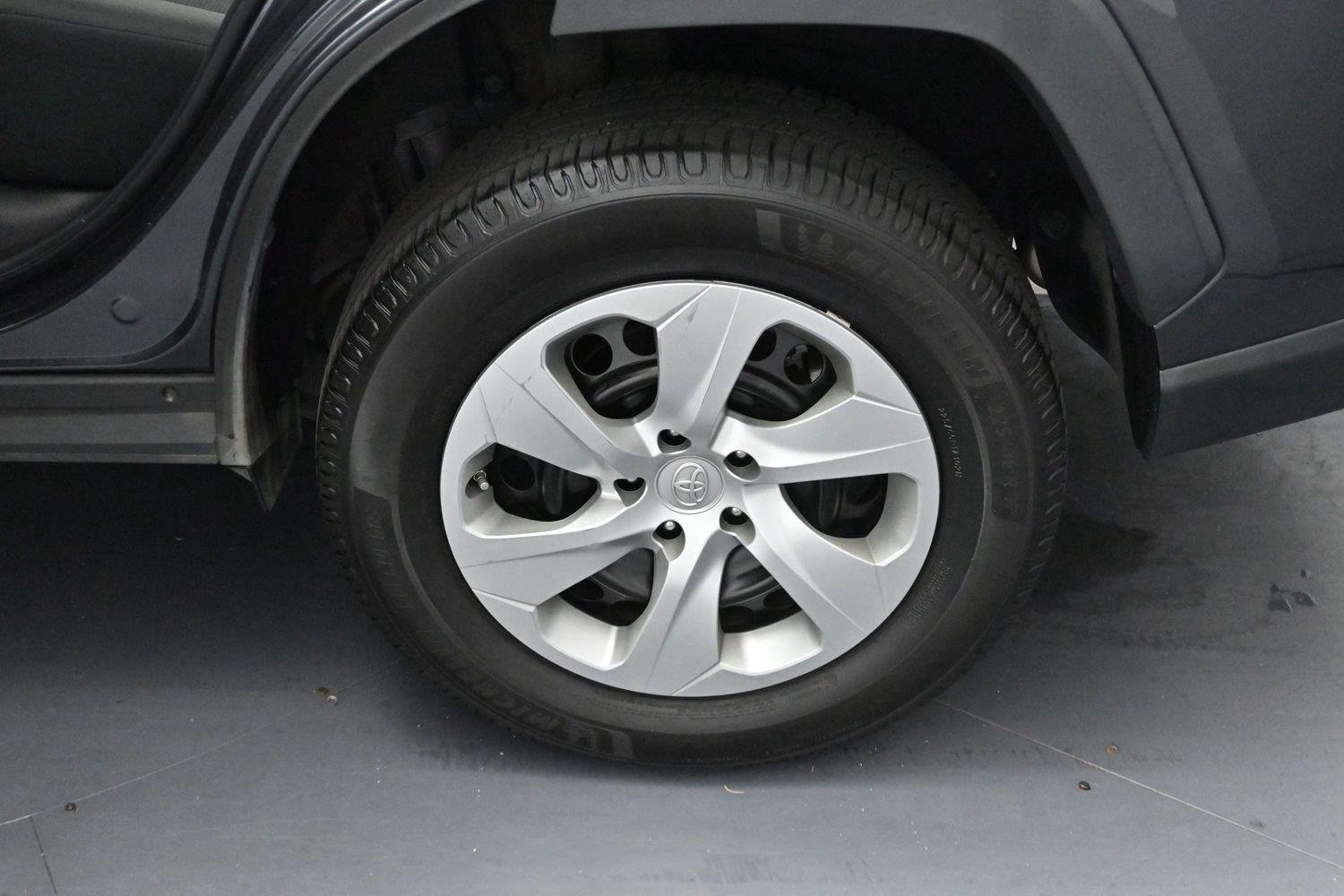 Used 2022 Magnetic Gray Metallic Toyota LE image 30